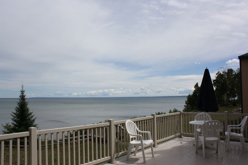 Magnuson Grand Lakefront Paradise Exterior photo